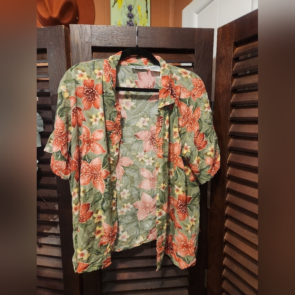Vintage Floral Hawaiian Shirt - Green and Red